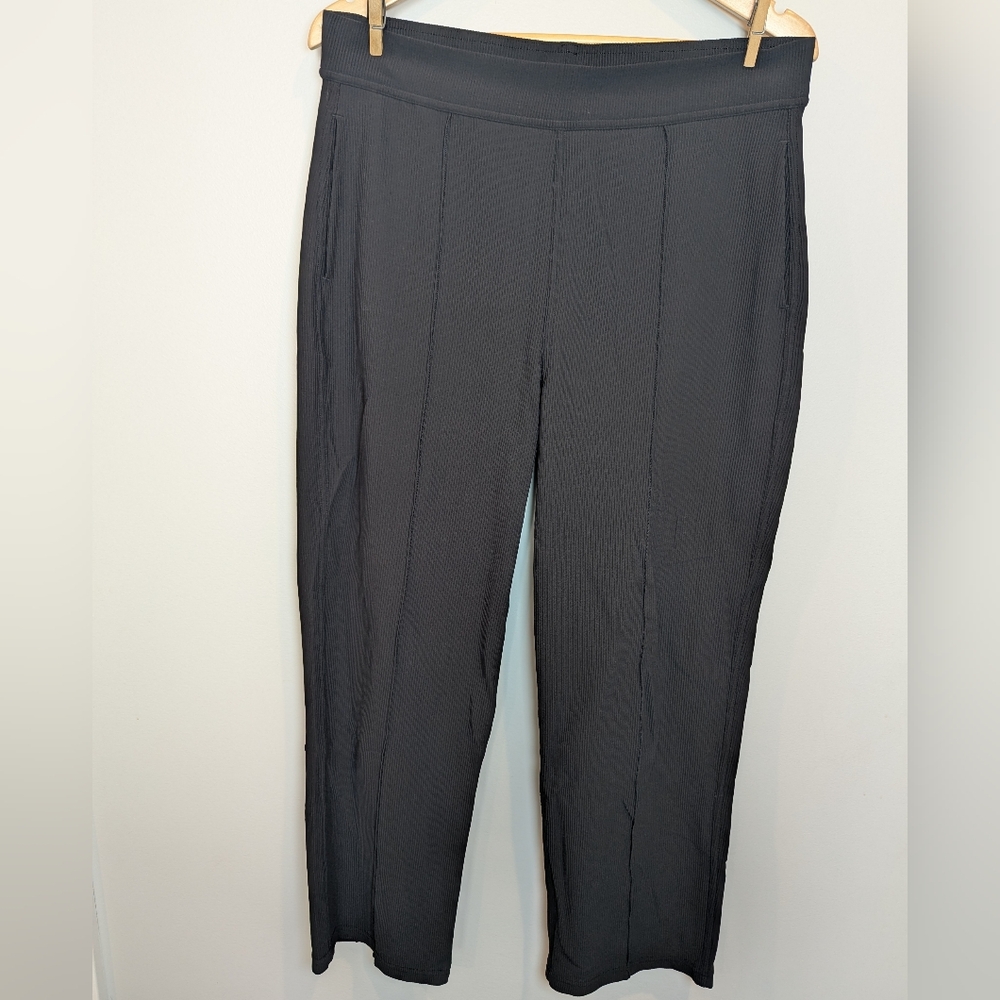 Lululemon Women's Size 12 Black Ribbed Cropped Softstreme Mid-Rise Wide-Leg